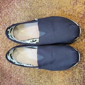 Toms Shoes